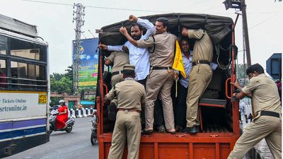 TDP activists stage protests against Naidu’s arrest in Visakhapatnam and Anakapalli districts