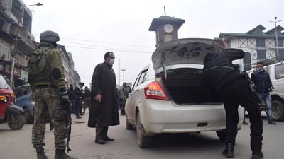 J&K Police to phase out curbs on civilian vehicle movement