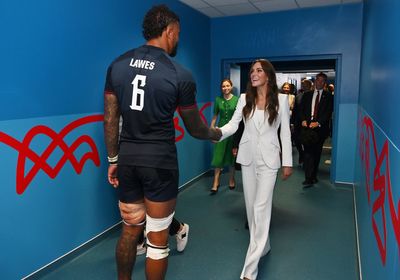 Kate Middleton re-wears Alexander McQueen suit to watch England beat Argentina in Rugby World Cup