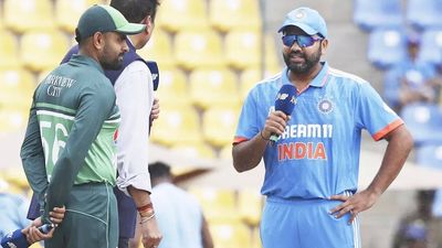 India vs Pakistan, Asia Cup: Injured Shreyas Iyer out of India's 'Super 4' clash against Pakistan who opt to bowl