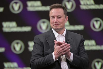 Elon Musk and Tesla poised to benefit from ‘highly likely’ UAW strike against Detroit’s Big 3