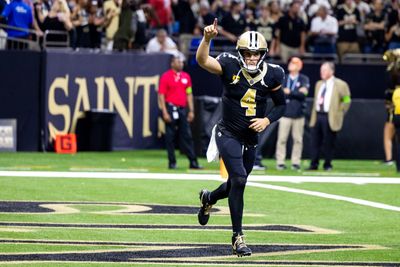 WATCH: Derek Carr throws his first touchdown pass as Saints QB