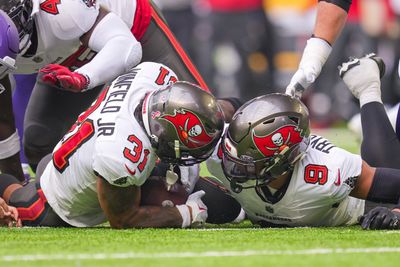 Vikings lose to Buccaneers in performance marred with mistakes