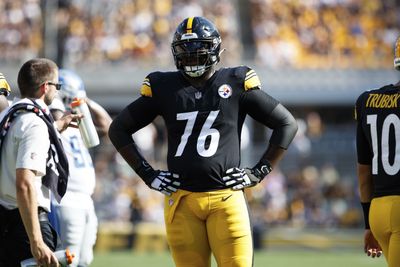 Steelers T Chuks Okorafor goes down late with concussion