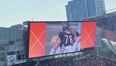 Bears honor Steve McMichael, other alumni at halftime of Packers game