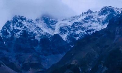 Uttarakhand's Chamoli receives first snowfall of the season