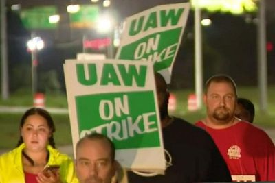 Ford, General Motors face strike risk as UAW rejects Big 3 pay offers