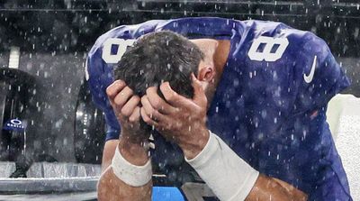 1 photo of Daniel Jones suffering in the rain summed up the Giants’ loss to the Cowboys perfectly