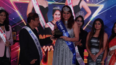 Sunita Khan wins Mrs. Pune 2023