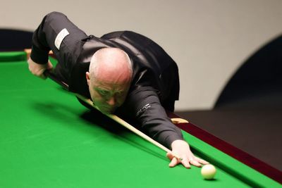 John Higgins chalks up 950th career century to progress at Shanghai Masters