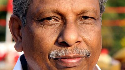 Bank scam | Former Kerala Minister A.C. Moideen appears before ED