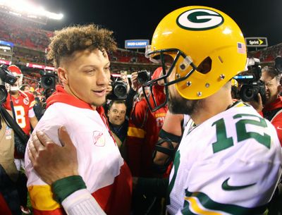 Patrick Mahomes accidentally tweeted he hates Aaron Rodgers because punctuation matters