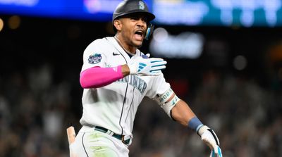 Mariners’ Julio Rodriguez Joins 30-30 Club With Electric, Game-Tying Homer