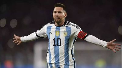 Lionel Messi skips Argentina's last practice before World Cup qualifier in Bolivia