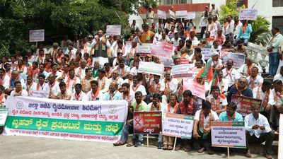 BJP stages protest against State govt. in Shivamogga