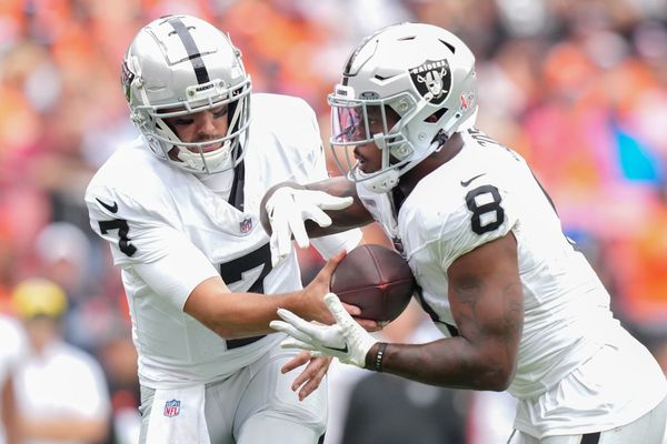 Raiders WR Hunter Renfrow doesn't record a target in Week 1