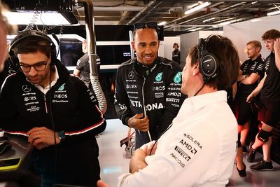 New Hamilton F1 deal held up by marketing aspects - Mercedes