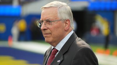 Jerry Jones, Terry Pegula Accused of Making Racist Comments in Jim Trotter Lawsuit