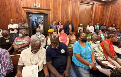 Slave descendants vow to fight on after Georgia county approves larger homes for island enclave