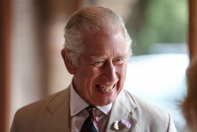 King to visit village which tackled economic issues