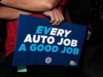 Why the transition to electric cars looms large in UAW talks with Big 3 automakers
