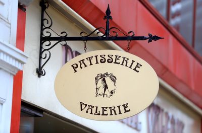 Patisserie Valerie: Four face fraud charges over bakery collapse