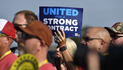 UAW chief lays out plans for targeted strikes if auto talks stall