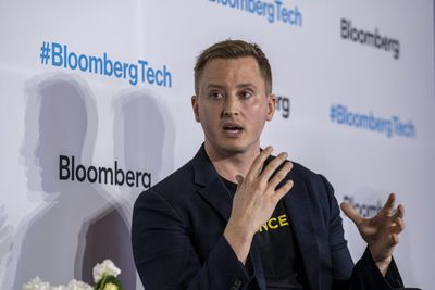 Binance.US CEO departs and 100 employees are laid off amid clashes with regulators
