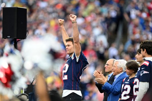 Tom Brady Details How Peyton Manning Influenced His Patriots Halftime  Ceremony - Sports Illustrated