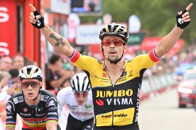 Primoz Roglic beats Jonas Vingegaard to win Vuelta a Espana stage 17