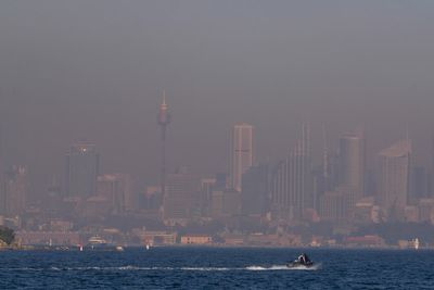 Sydney blanketed by smoke for a 4th day due to hazard reduction burning