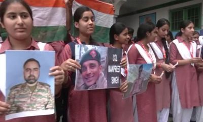 J&K: Students in Jammu offer tributes to officers killed in Anantnag encounter