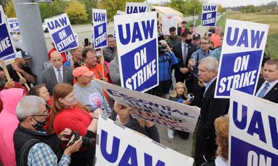 Race against time to avert biggest US autoworker strike in generations