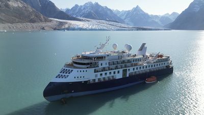 A luxury cruise ship is pulled free 3 days after running aground in Greenland