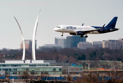 JetBlue passengers threatened with arrest for trying to grab luggage during landing