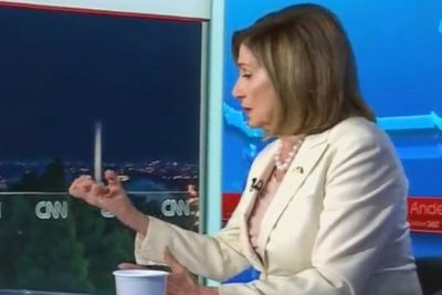Nancy Pelosi makes graphic hand gesture while describing McCarthy’s predicament