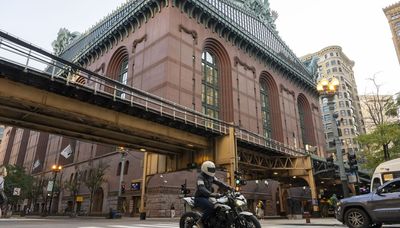 Bibliotecas del centro de Chicago y suburbios reciben amenazas de bomba