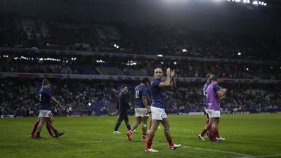 France wear down Uruguay to take control of Group A at rugby World Cup