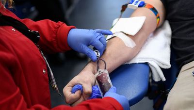 Two major Chicago-area hospitals are unaffected so far in national blood shortage