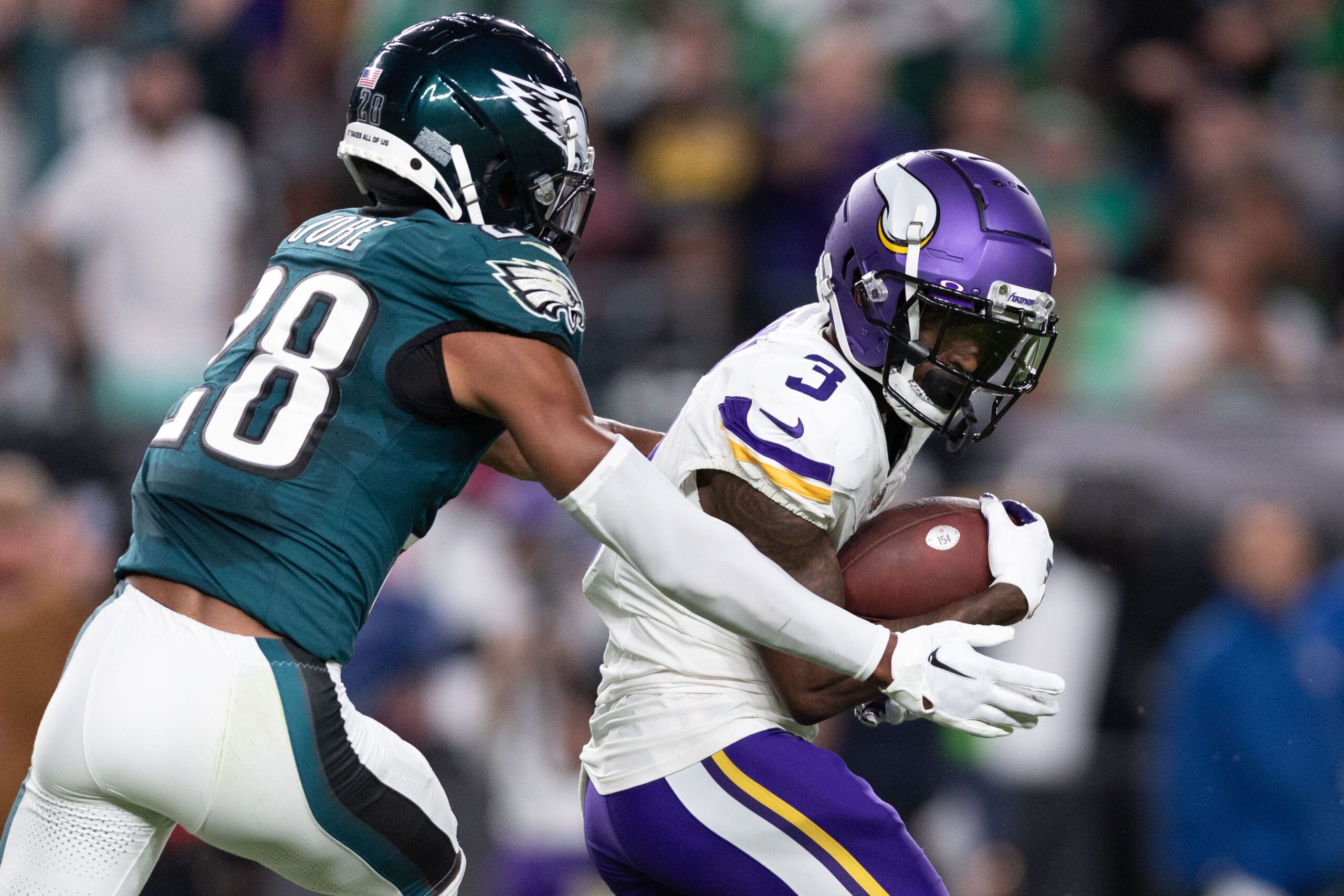 Jalen Hurts runs for 2 TDs, throws for a score; Eagles hold off  fumble-prone Vikings 34-28