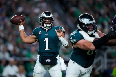 Jalen Hurts throws two touchdowns as Philadelphia Eagles beat Minnesota Vikings