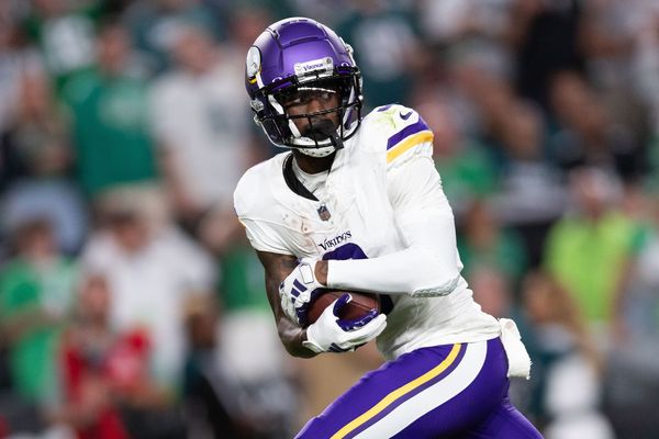 Vikings' Christian Darrisaw aggravated ankle injury during warmup