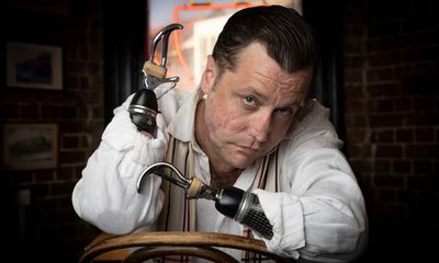 Five Great Reads: the DJ with hooks for hands, why cats should be kept indoors, and the truth about the voice