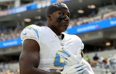 LB Kenneth Murray set to have green dot, call Chargers defense vs. Titans