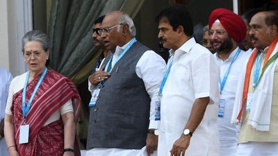 Sonia Gandhi, Rahul Gandhi and Mallikarjun Kharge arrive in Hyderabad for CWC meeting