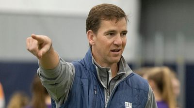 Eli Manning Disagrees With Effort to Ban Artificial Turf in NFL