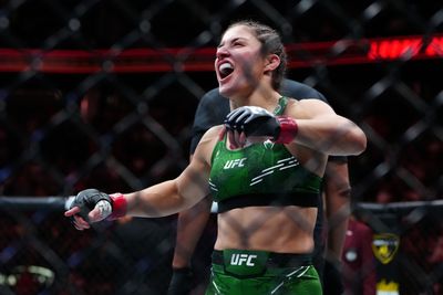 Loopy Godinez def. Elise Reed at Noche UFC: Best photos