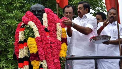 Palaniswami pays tributes to Periyar