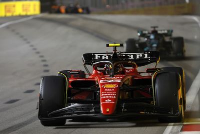 Sainz: "Cheeky" Singapore F1 strategy to keep Norris in DRS range a risk