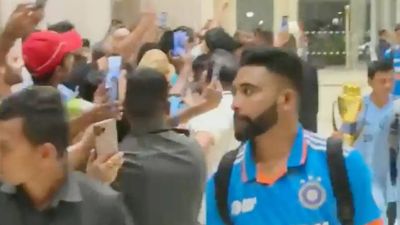 Asia Cup: Fans cheer as Team India returns to hotel after spectacular win over Sri Lanka